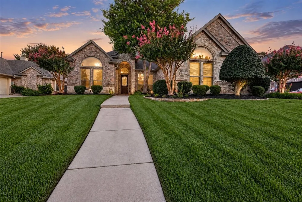 9116 Edgemont Drive North Richland Hills, TX 76182