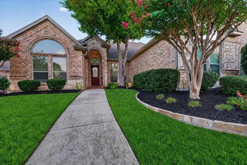 9116 Edgemont Drive North Richland Hills, TX 76182