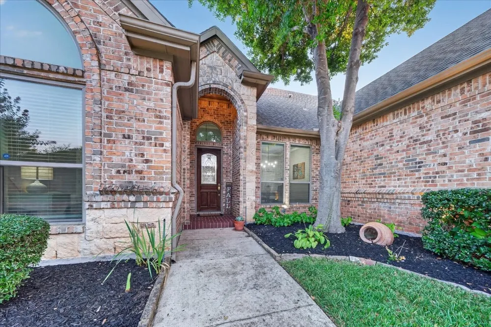 9116 Edgemont Drive North Richland Hills, TX 76182