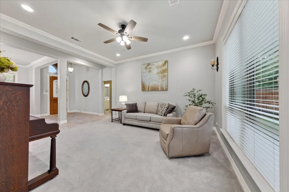9116 Edgemont Drive North Richland Hills, TX 76182