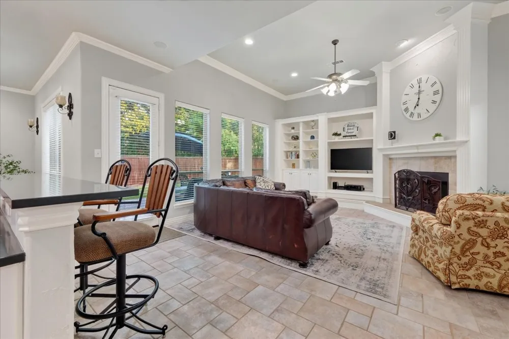 9116 Edgemont Drive North Richland Hills, TX 76182