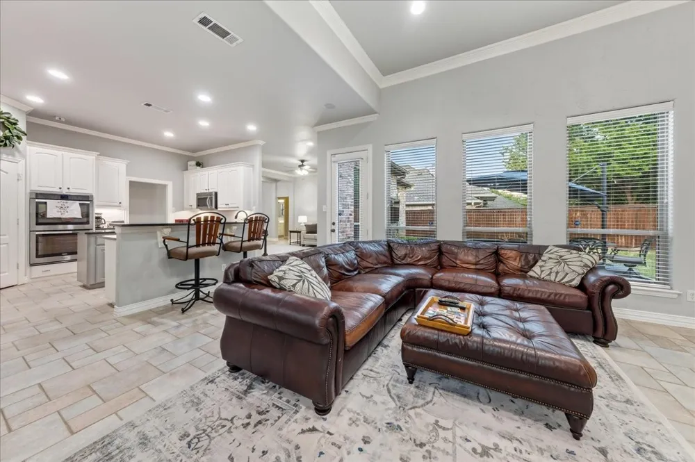 9116 Edgemont Drive North Richland Hills, TX 76182