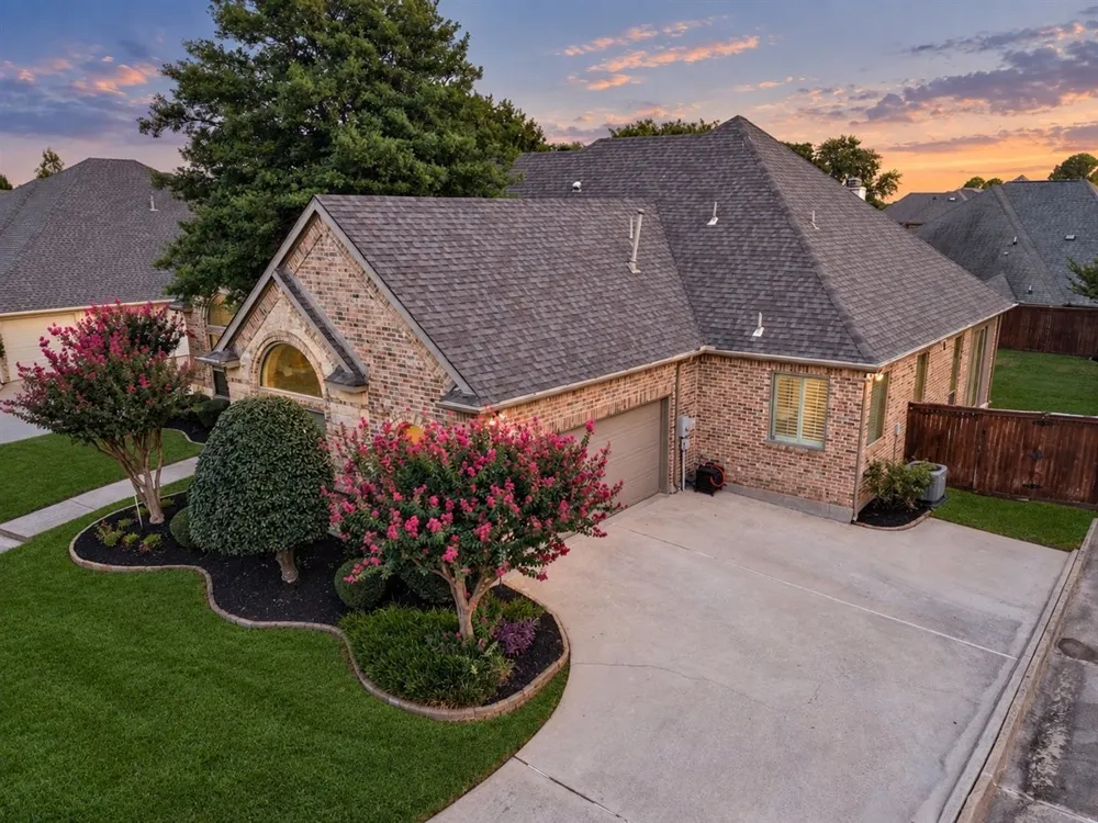 9116 Edgemont Drive North Richland Hills, TX 76182