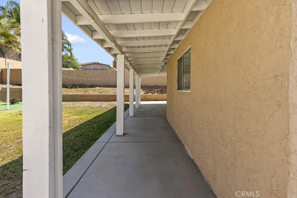15670 Jackson Fontana, CA 92336