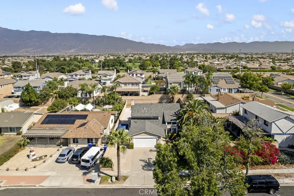 15670 Jackson Fontana, CA 92336