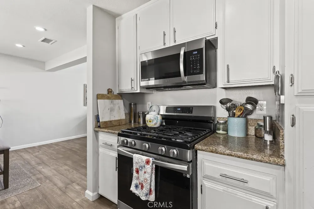 15670 Jackson Fontana, CA 92336