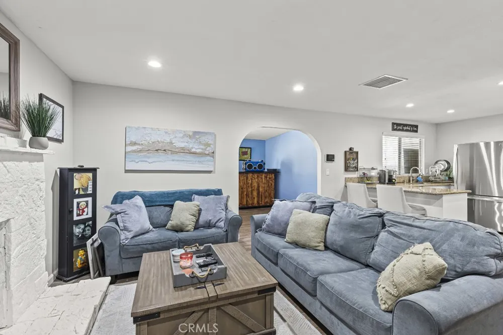 15670 Jackson Fontana, CA 92336