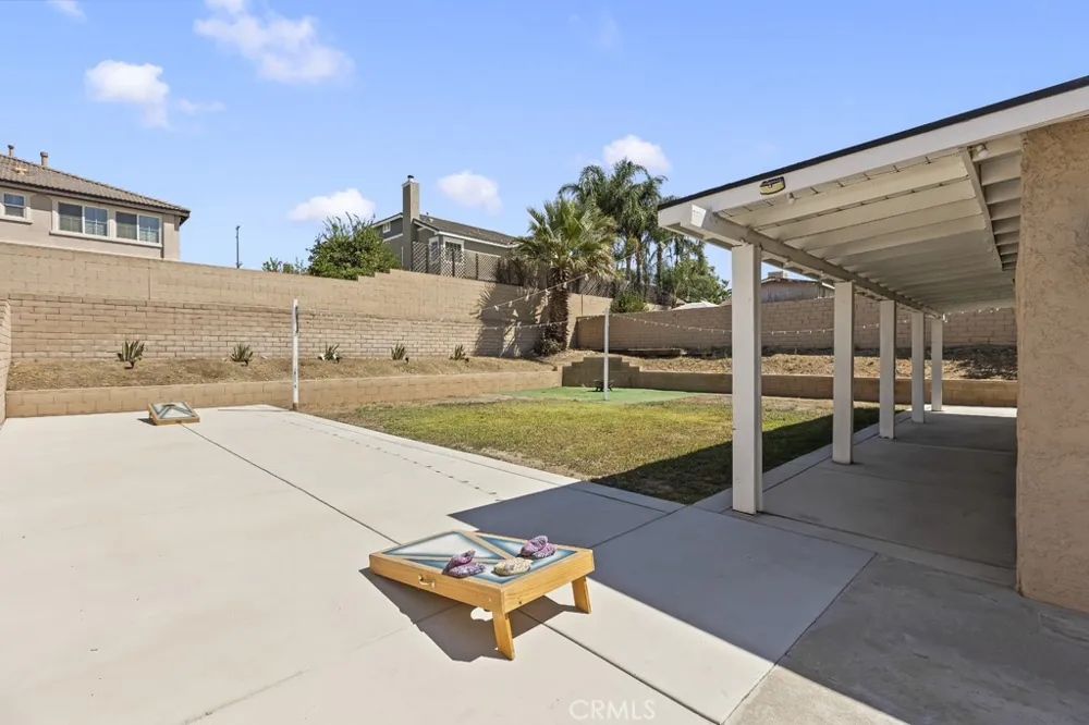15670 Jackson Fontana, CA 92336