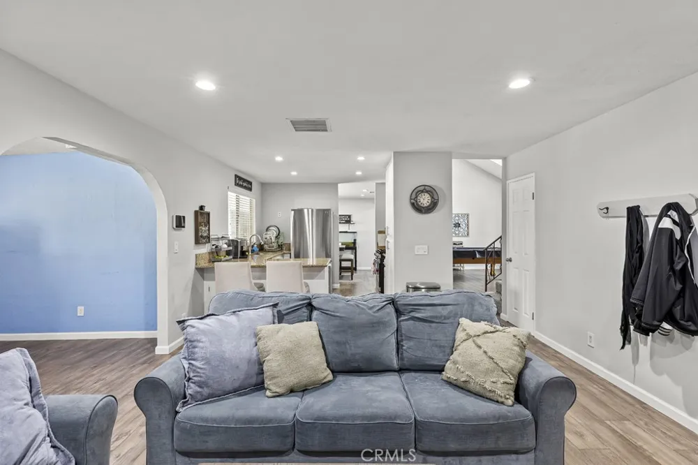 15670 Jackson Fontana, CA 92336