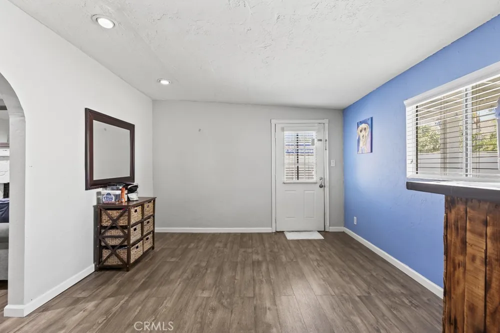 15670 Jackson Fontana, CA 92336
