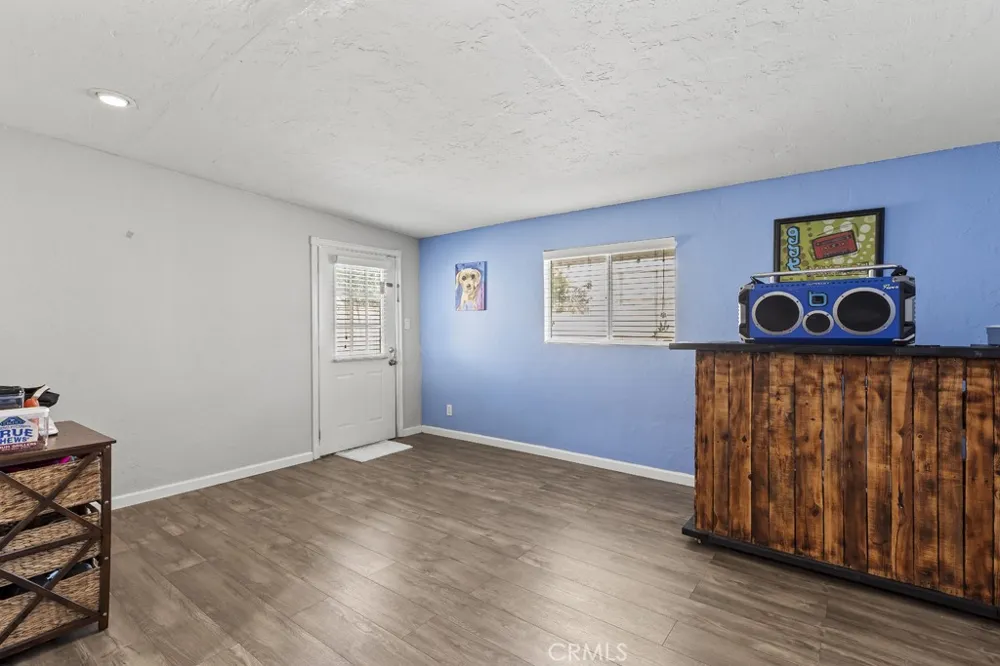15670 Jackson Fontana, CA 92336