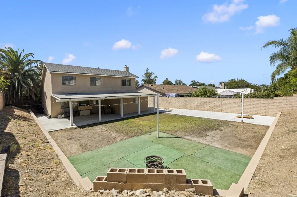 15670 Jackson Fontana, CA 92336