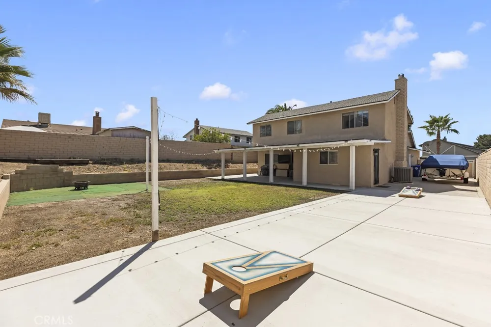 15670 Jackson Fontana, CA 92336