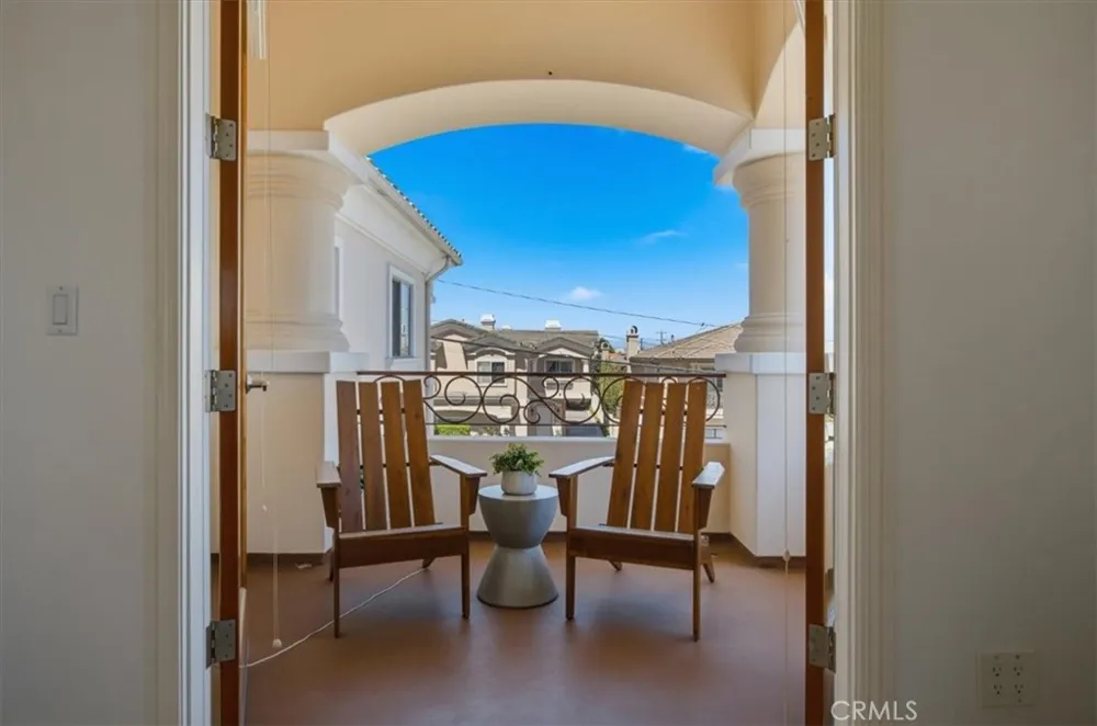 1916 Perry Avenue #A Redondo Beach, CA 90278