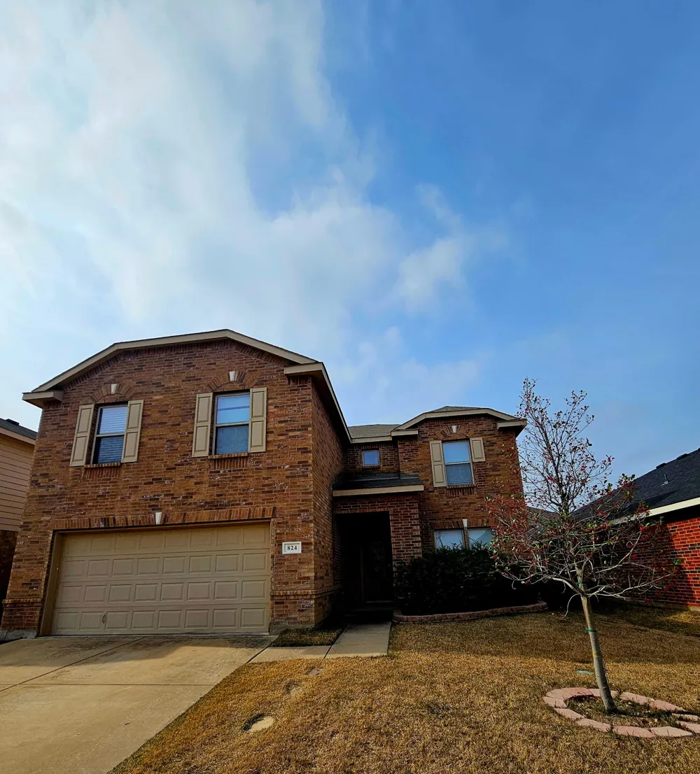 824 Green Heath Avenue Fort Worth, TX 76120