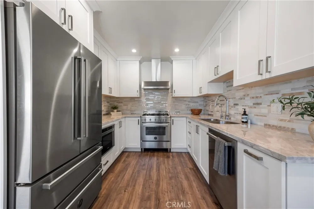 853 S Lucerne #306 Los Angeles, CA 90005