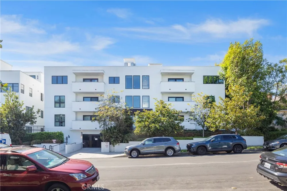 853 S Lucerne #306 Los Angeles, CA 90005