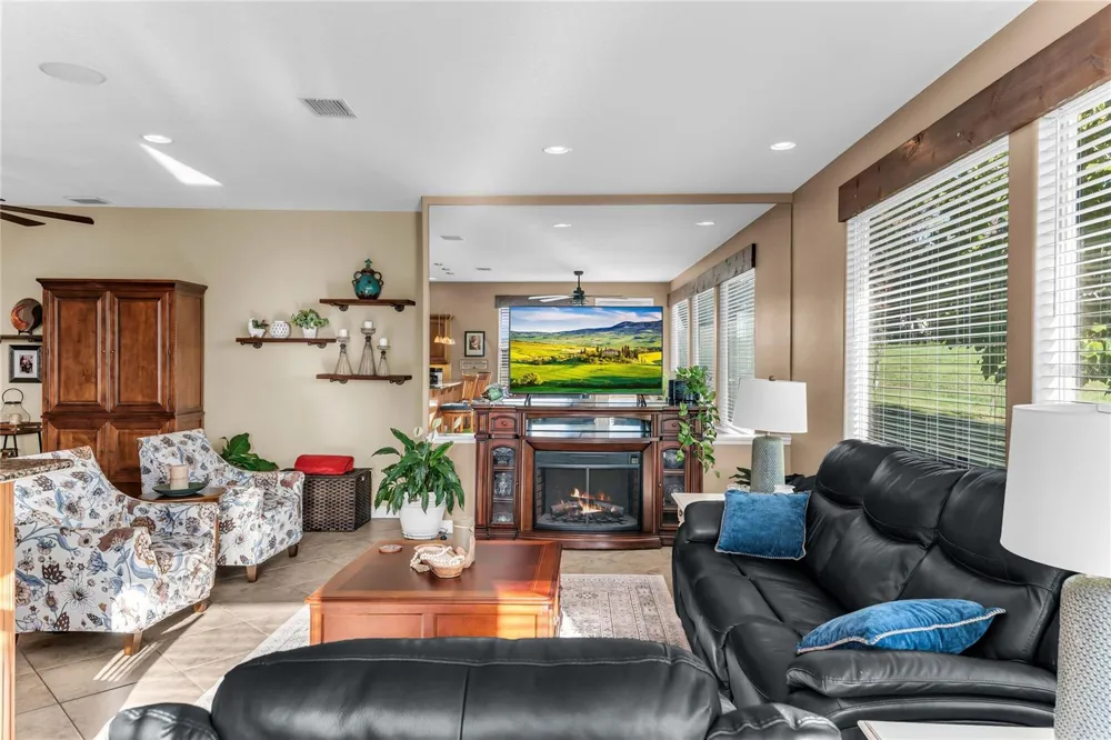 1036 LINKSIDE COURT Apopka, FL 32712