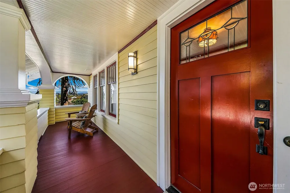 2502 18th Avenue S Seattle, WA 98144