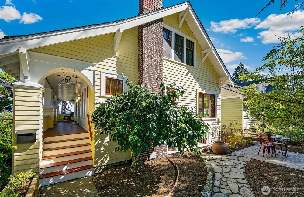 2502 18th Avenue S Seattle, WA 98144