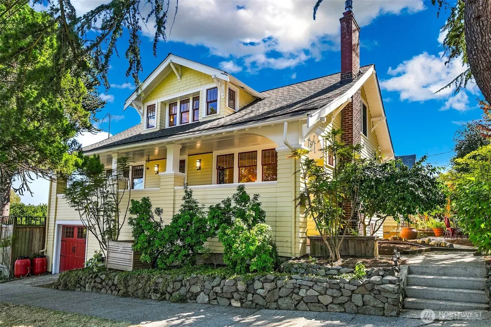 2502 18th Avenue S Seattle, WA 98144