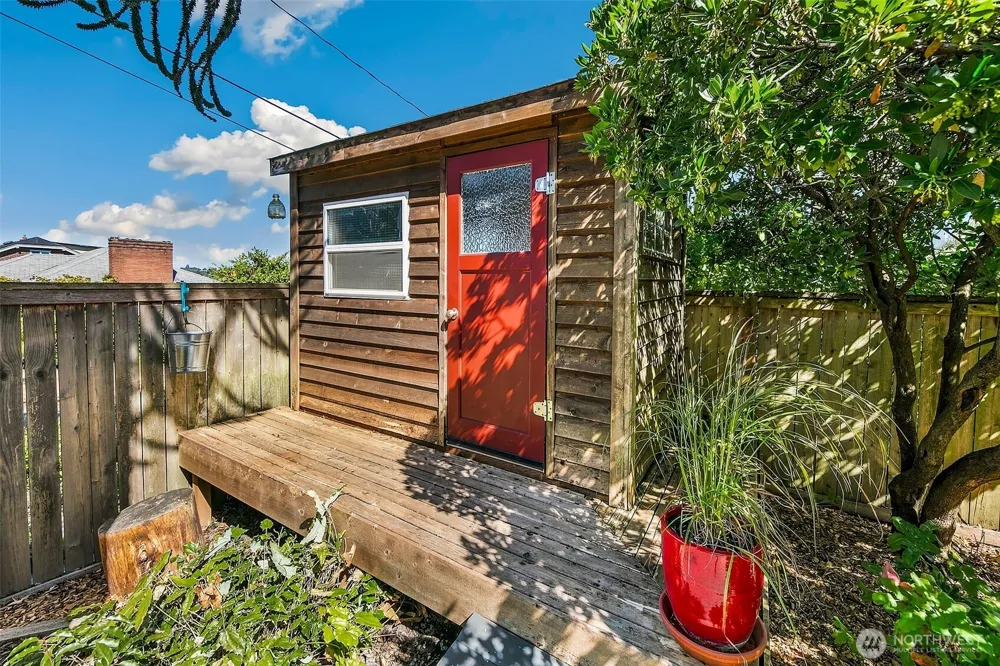 2502 18th Avenue S Seattle, WA 98144