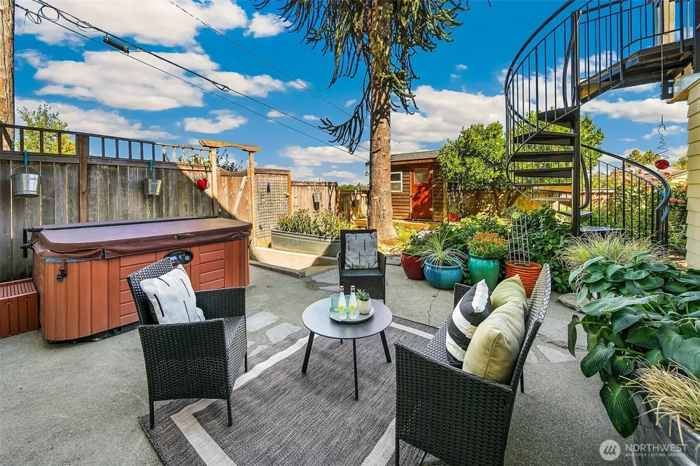 2502 18th Avenue S Seattle, WA 98144