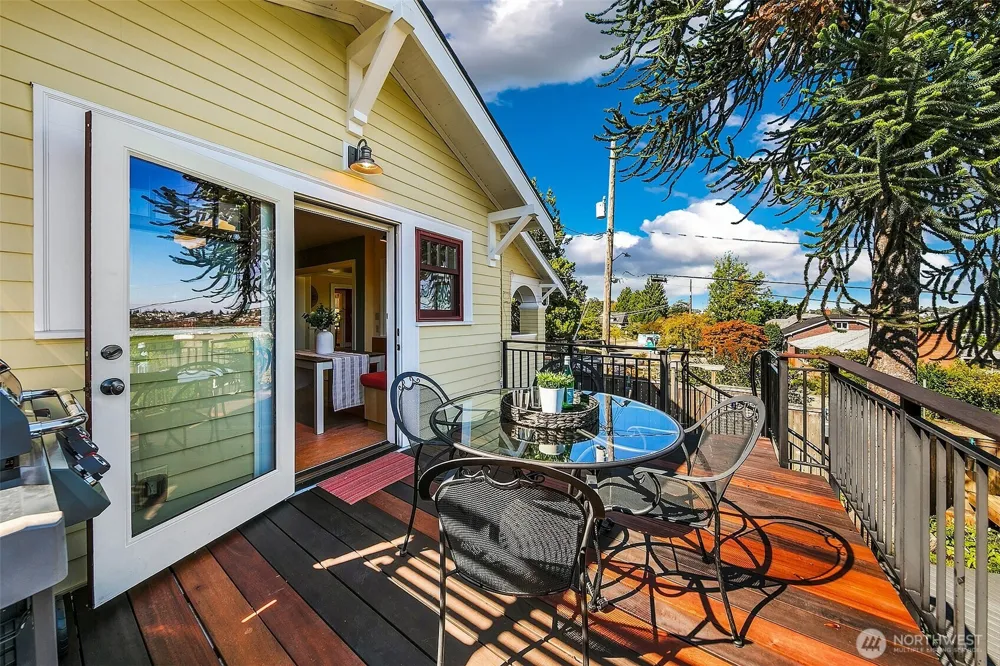 2502 18th Avenue S Seattle, WA 98144