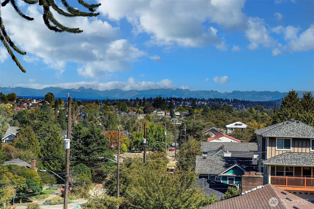 2502 18th Avenue S Seattle, WA 98144