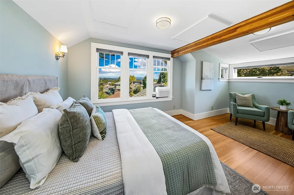 2502 18th Avenue S Seattle, WA 98144