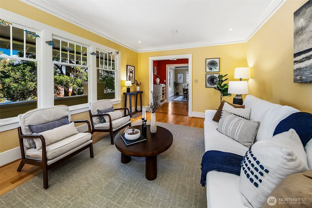 2502 18th Avenue S Seattle, WA 98144
