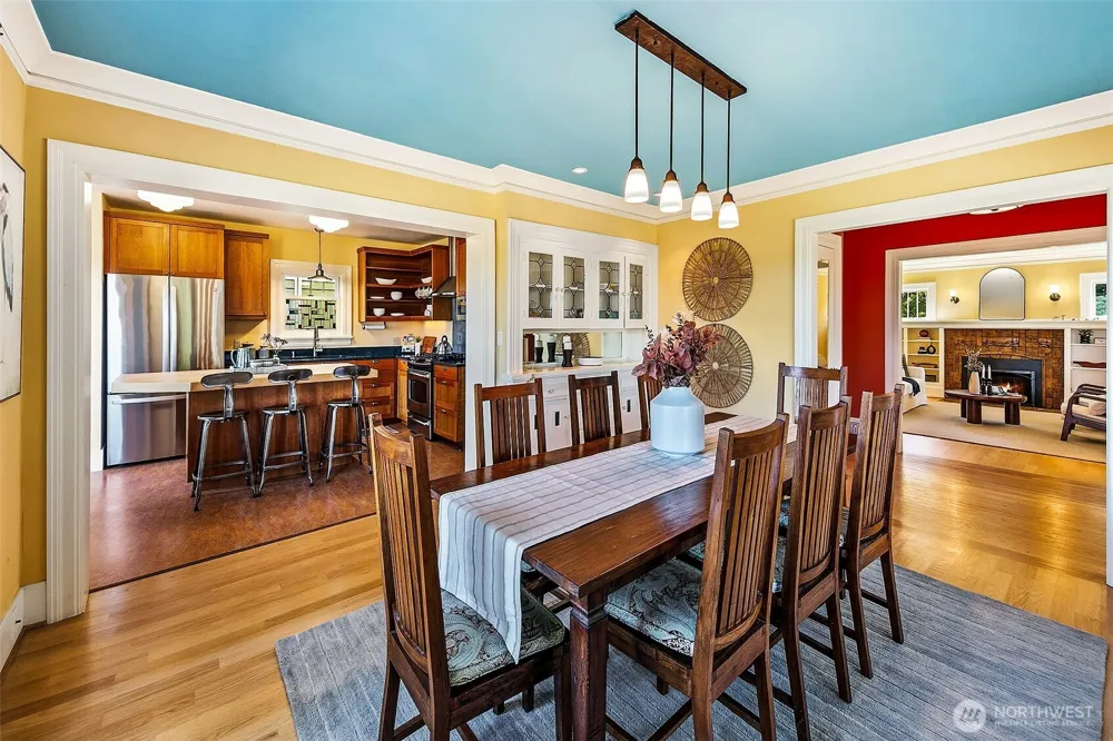 2502 18th Avenue S Seattle, WA 98144