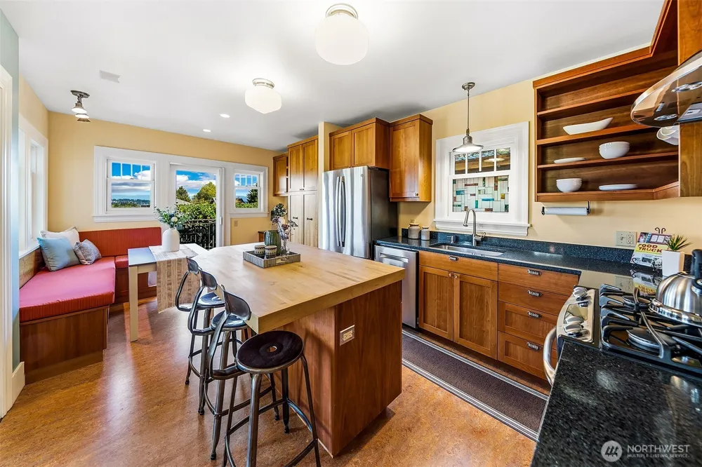 2502 18th Avenue S Seattle, WA 98144