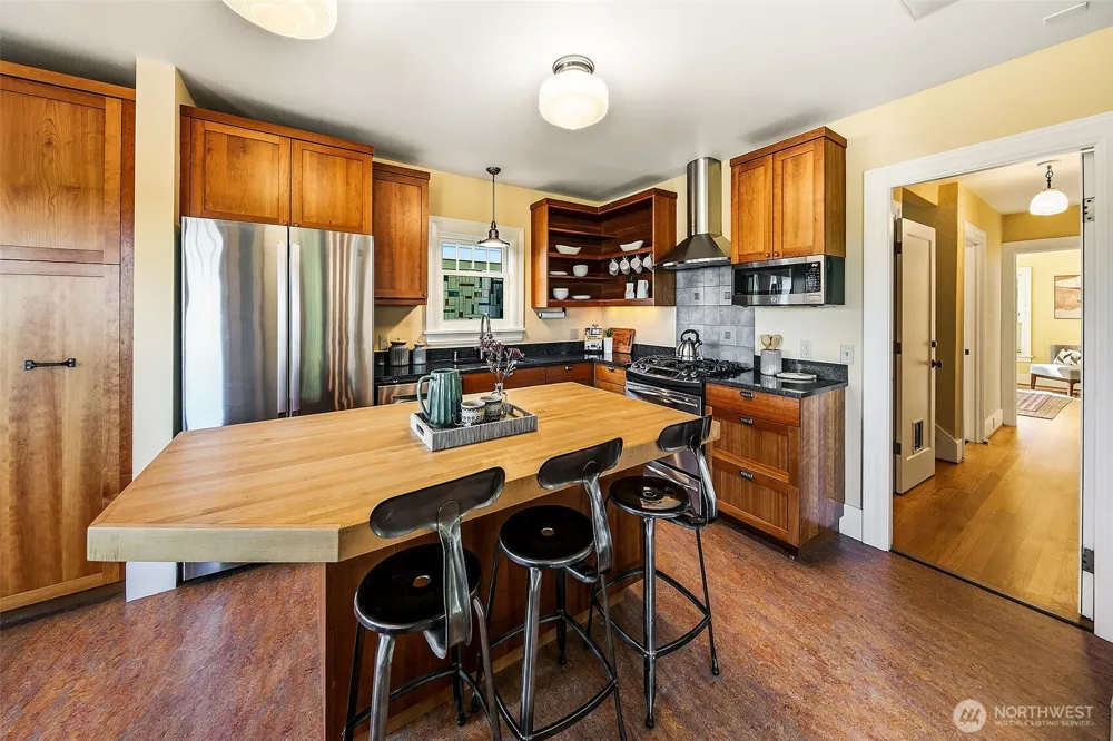 2502 18th Avenue S Seattle, WA 98144