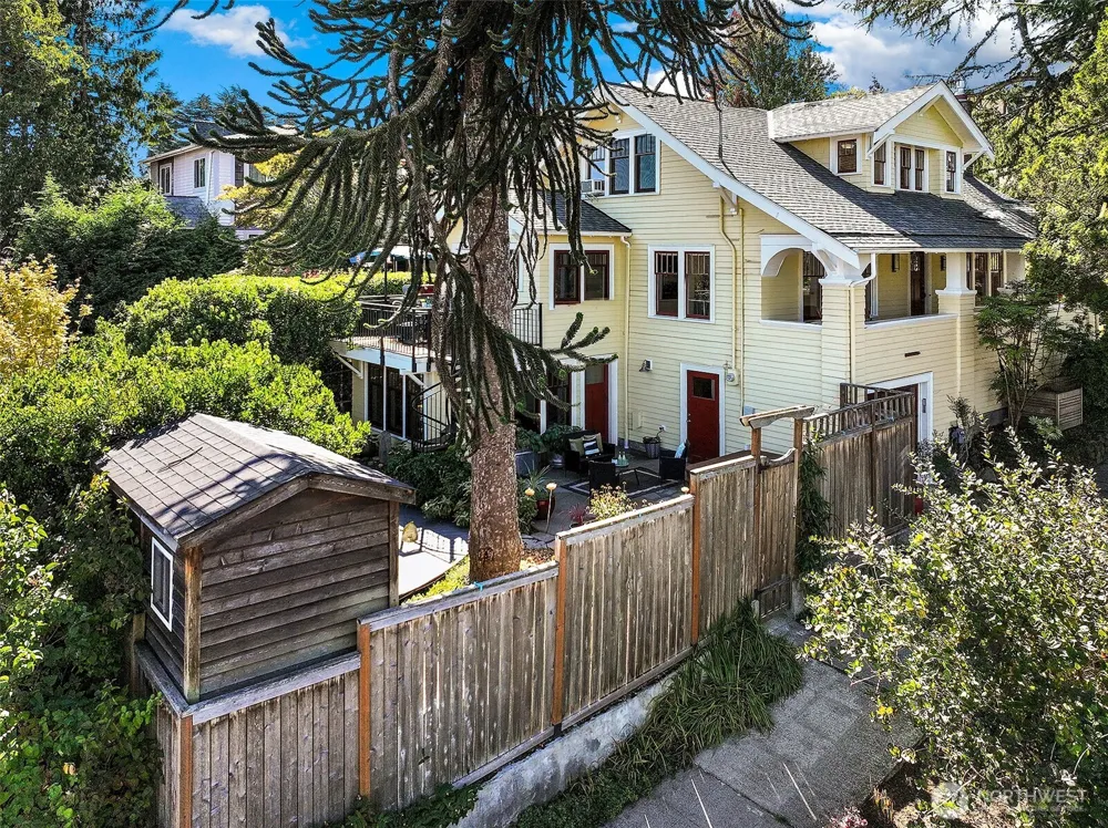 2502 18th Avenue S Seattle, WA 98144