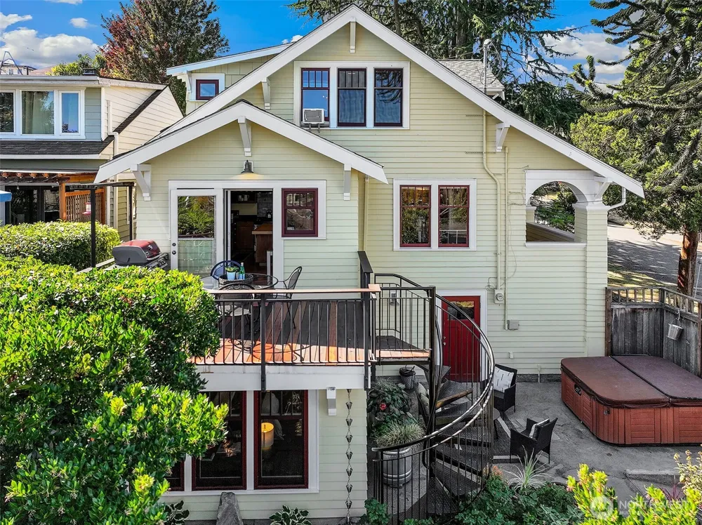 2502 18th Avenue S Seattle, WA 98144