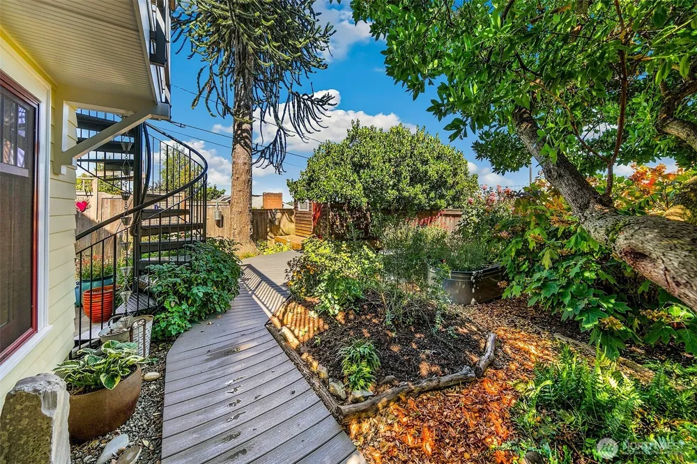 2502 18th Avenue S Seattle, WA 98144