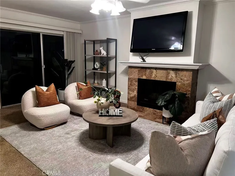 3160 E Palm Fullerton, CA 92831