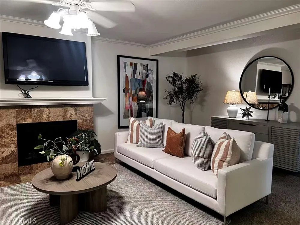 3160 E Palm Fullerton, CA 92831