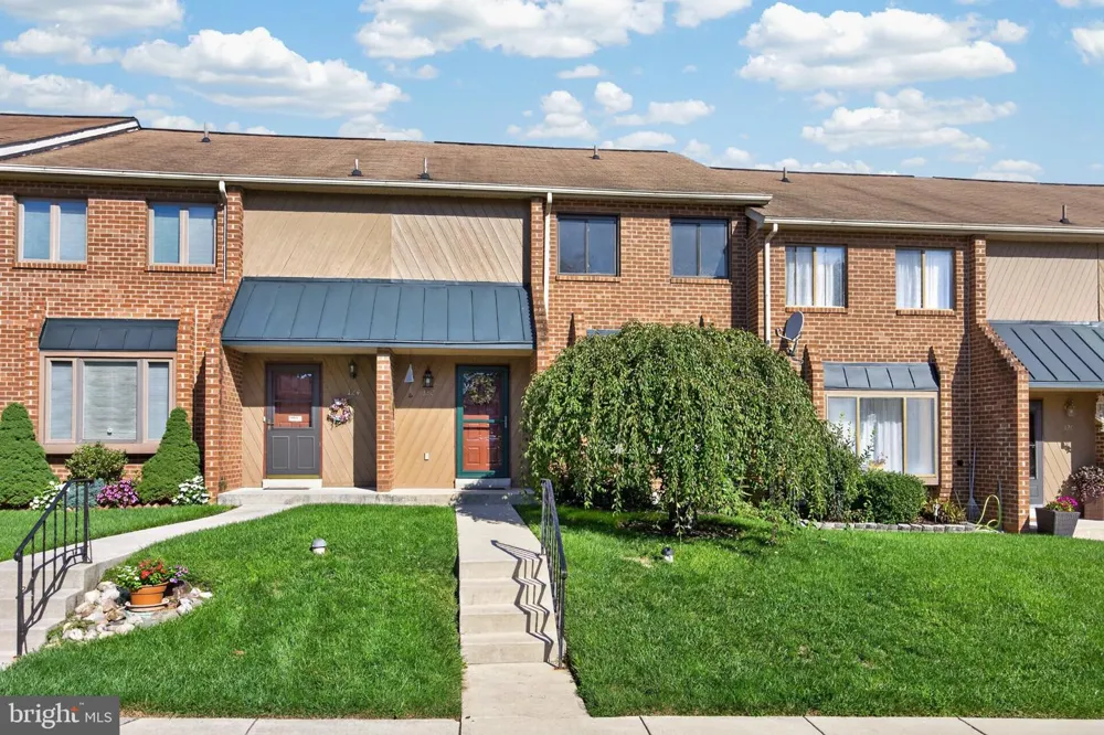 122 PEMBROKE COURT Exton, PA 19341