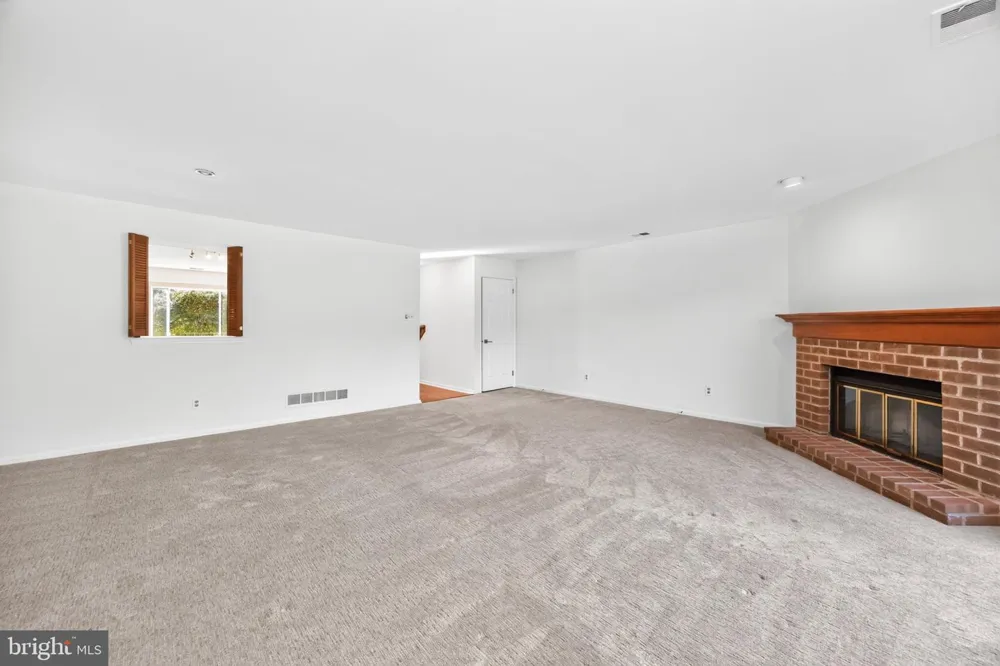 122 PEMBROKE COURT Exton, PA 19341