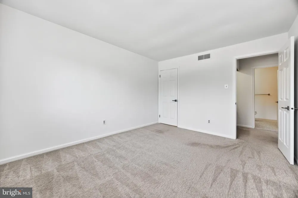 122 PEMBROKE COURT Exton, PA 19341