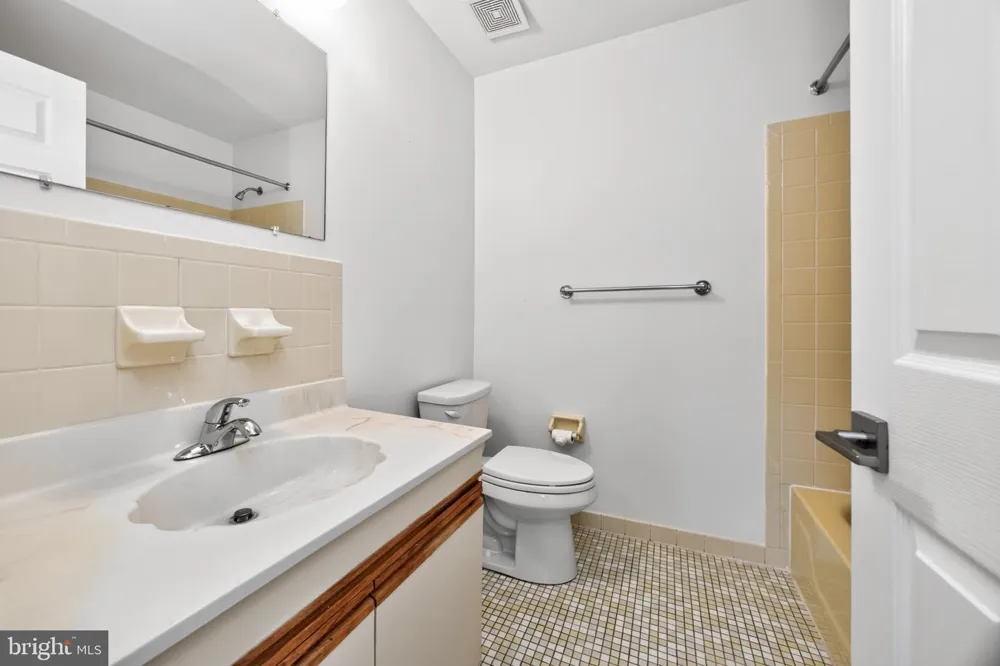 122 PEMBROKE COURT Exton, PA 19341