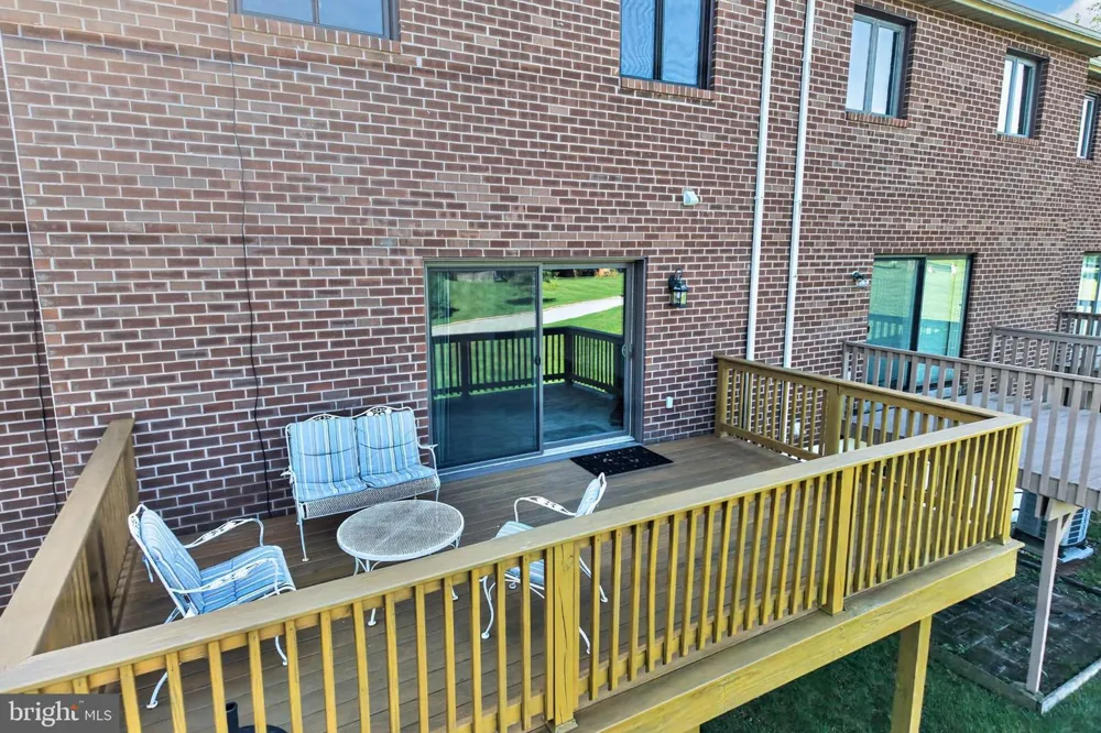 122 PEMBROKE COURT Exton, PA 19341