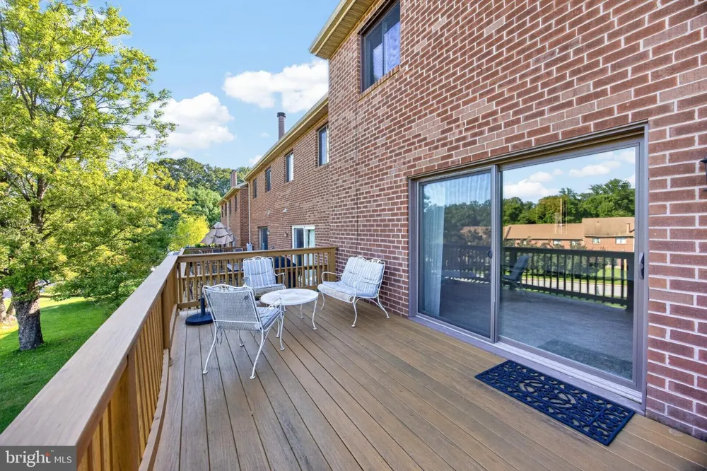122 PEMBROKE COURT Exton, PA 19341