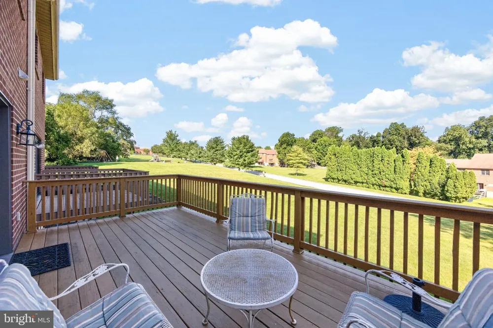 122 PEMBROKE COURT Exton, PA 19341