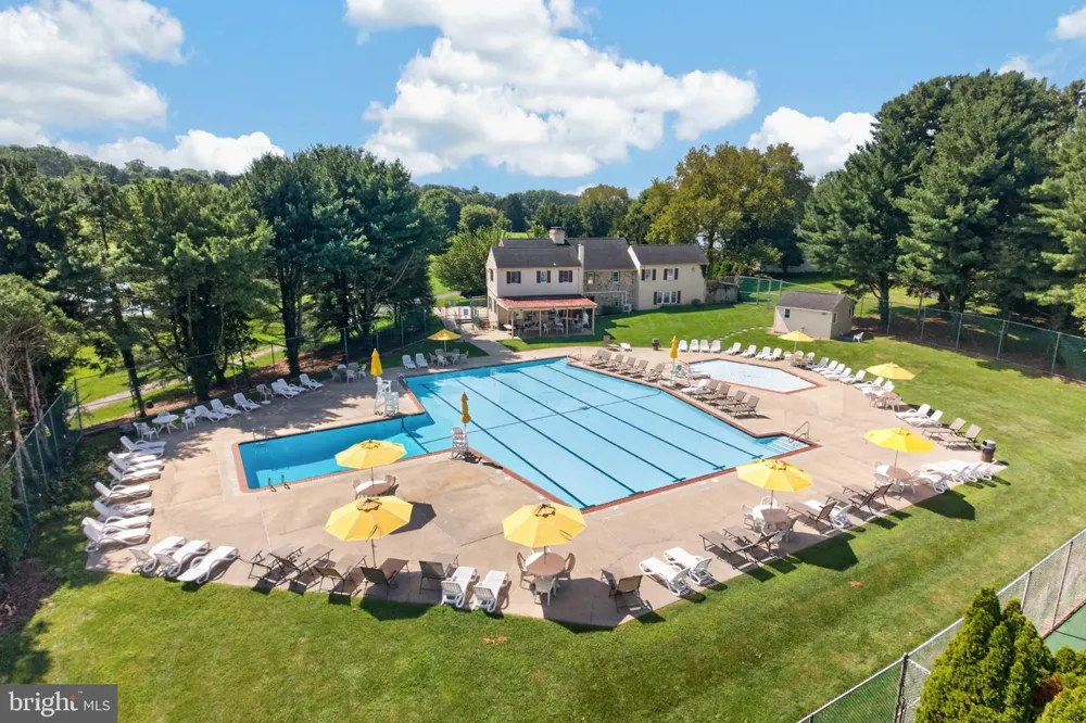 122 PEMBROKE COURT Exton, PA 19341