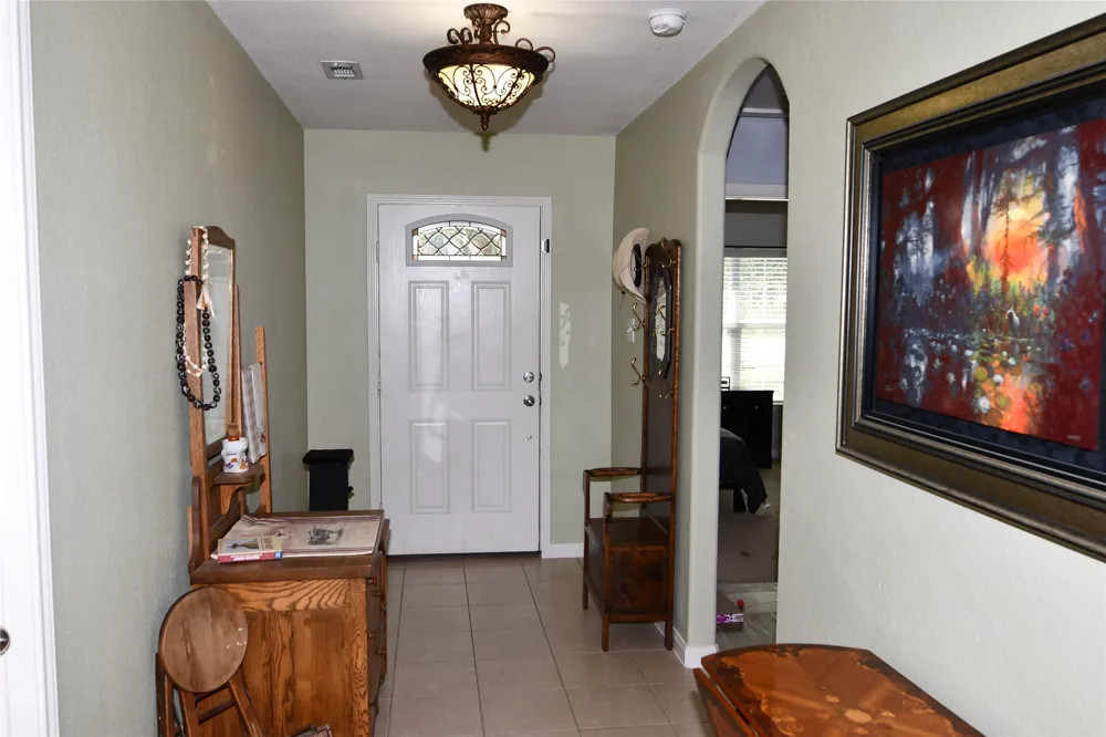 215 Dodge City Trail Newark, TX 76071