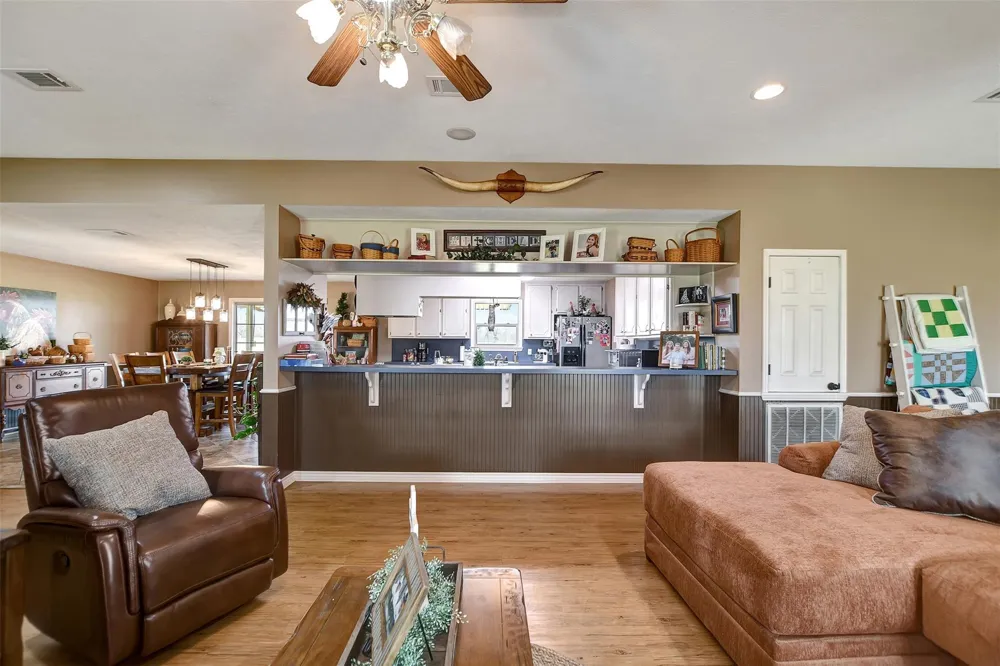 599 County Road 295 Garrison, TX 75946