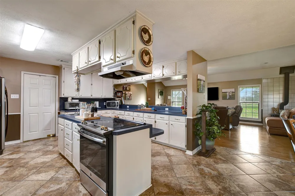 599 County Road 295 Garrison, TX 75946